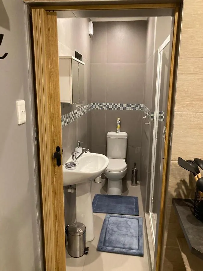 Leafy Retreat Kenridge Trendy Apartment Durbanville 0*,  South Africa