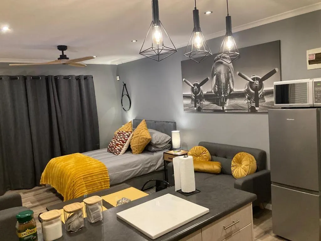 Leafy Retreat Kenridge Trendy Apartment Durbanville South Africa