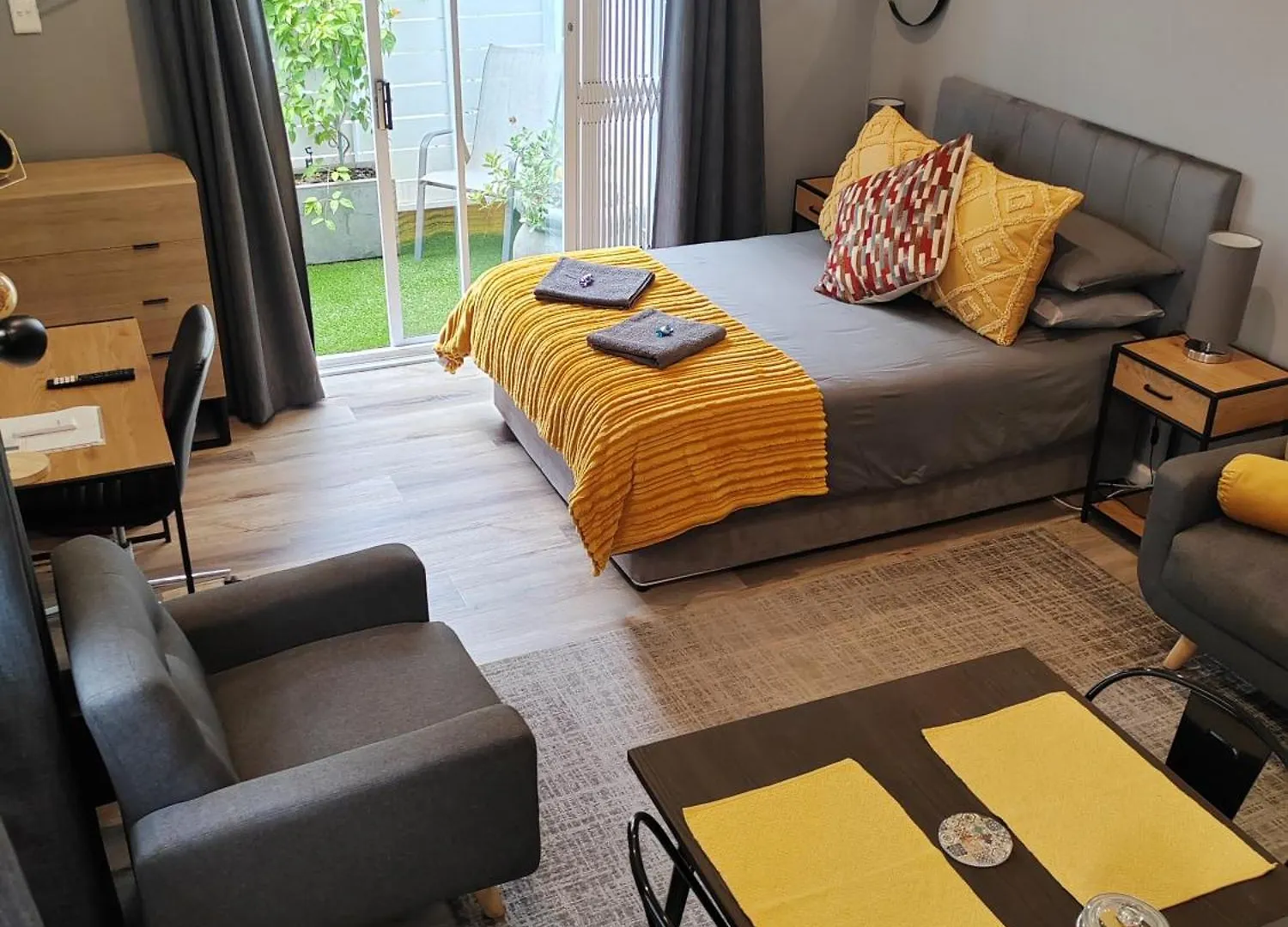 Leafy Retreat Kenridge Trendy Apartment Durbanville 0*,  South Africa