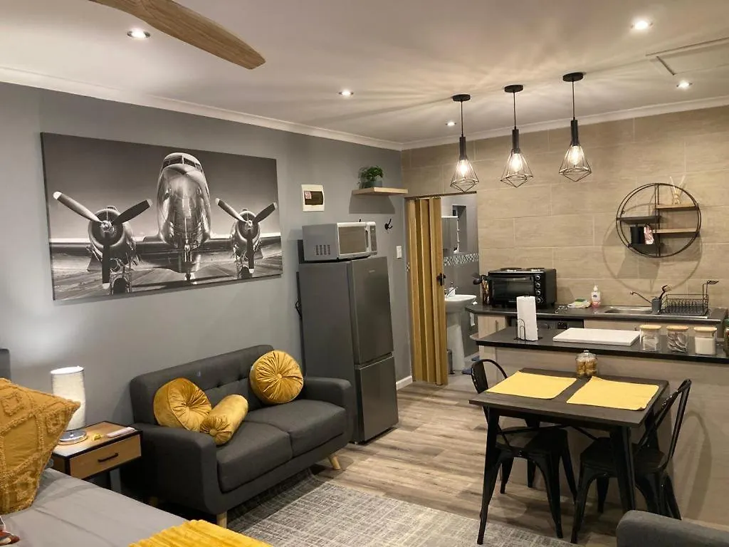 Leafy Retreat Kenridge Trendy Apartment Durbanville 0*,  South Africa