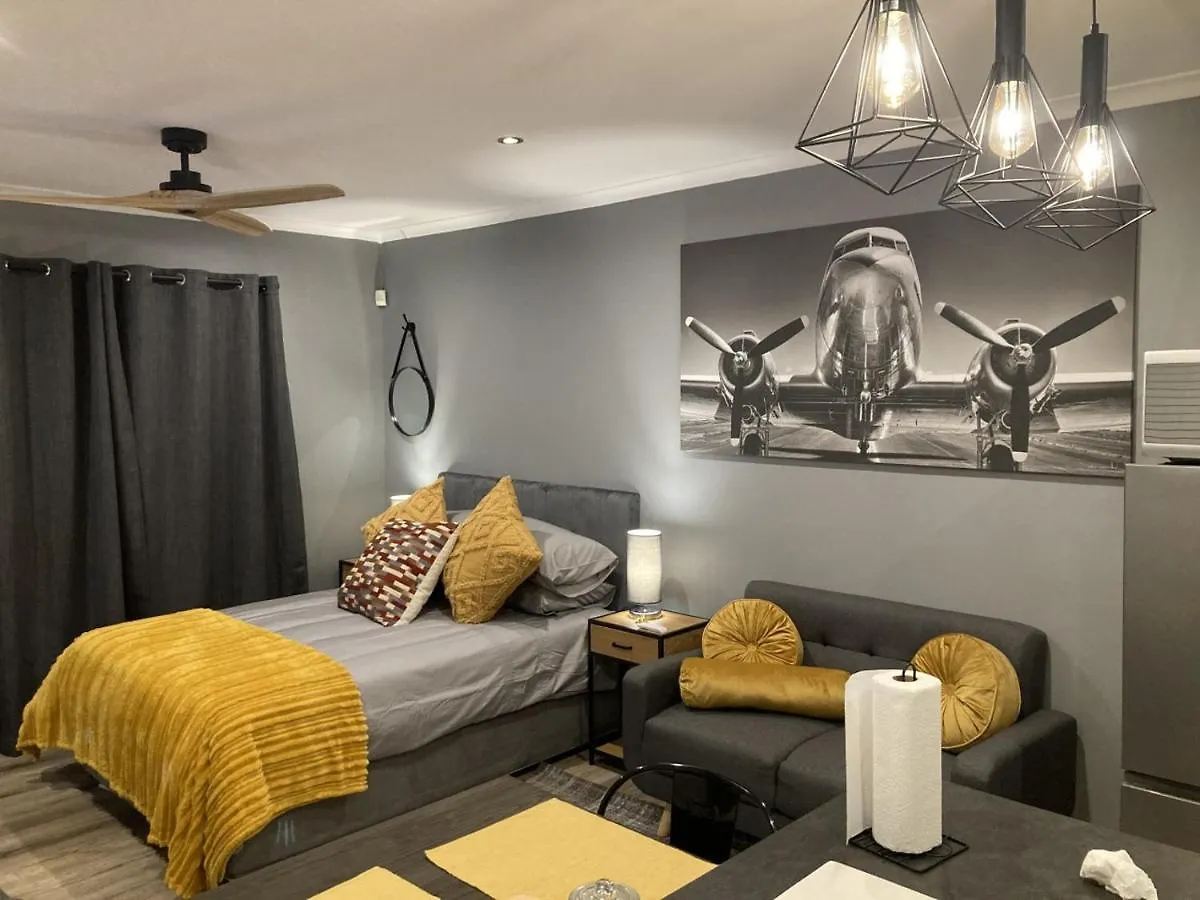 Leafy Retreat Kenridge Trendy Apartment Durbanville