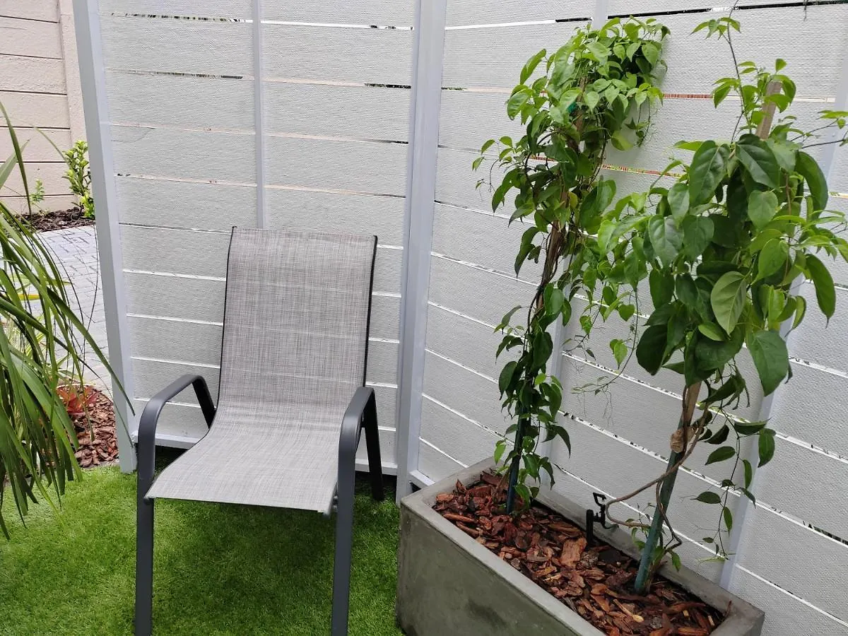 Leafy Retreat Kenridge Trendy Apartment Durbanville