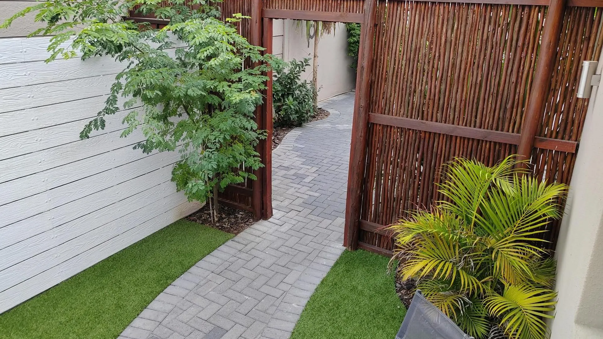 Leafy Retreat Kenridge Trendy Apartment Durbanville